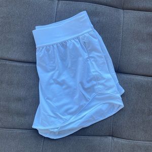 Lulu Hotty Hot High Rise White Shorts RARE Polka Dot